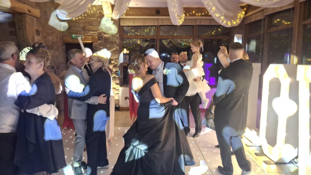 wedding dj services beeston manor