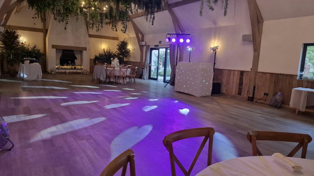 wedding dj set up 1 river barn