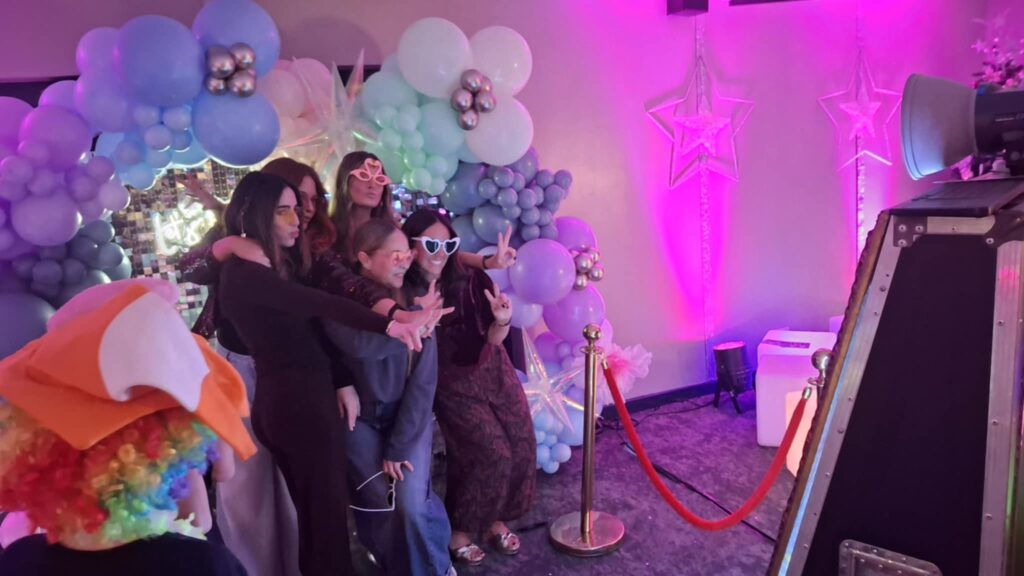 selfie mirror hire manchester