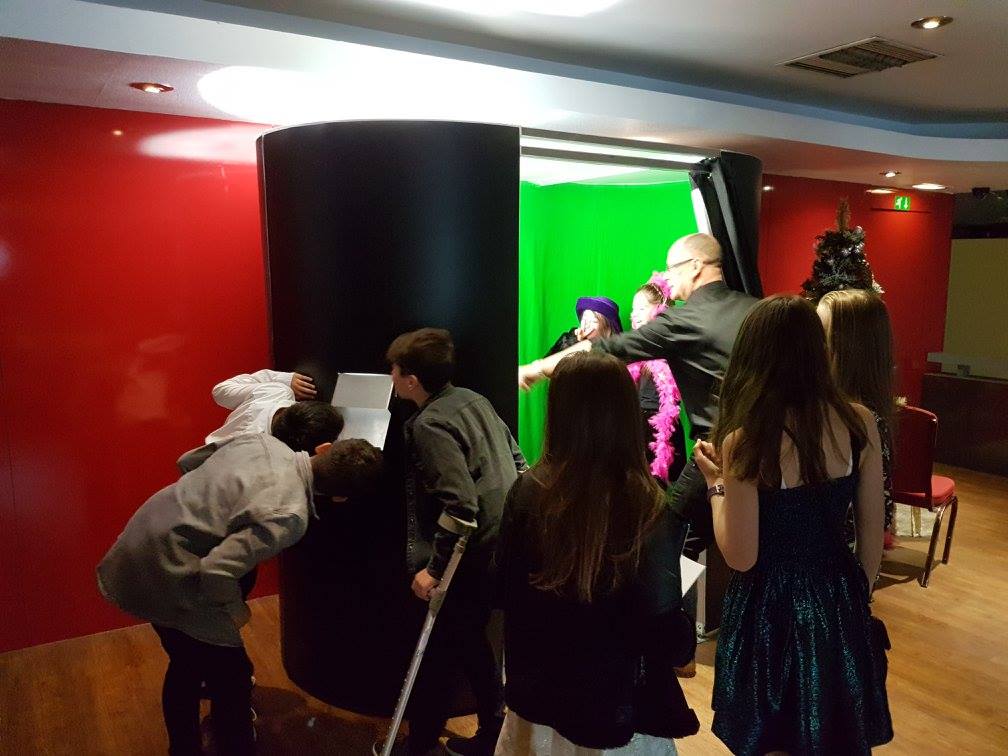 photo booth hire manchester